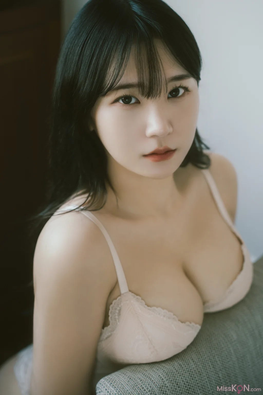 Ming: Sexy Bathtub (80 photos)