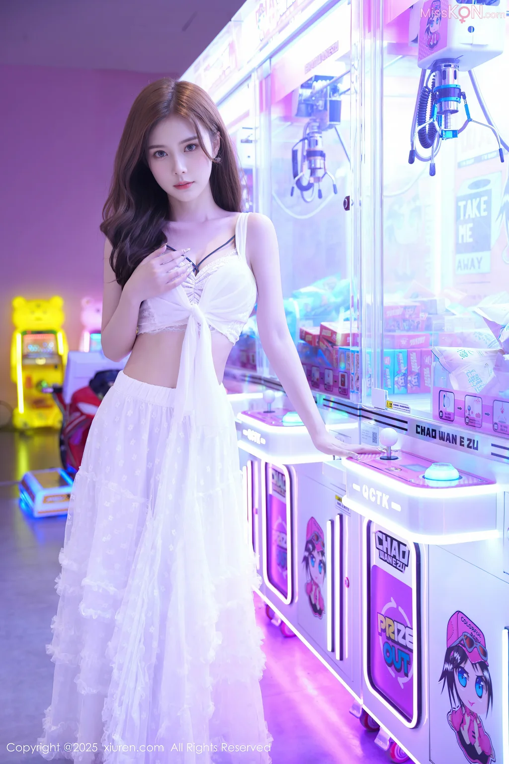 XIUREN No.10791: 拍黄瓜girl (75 photos)