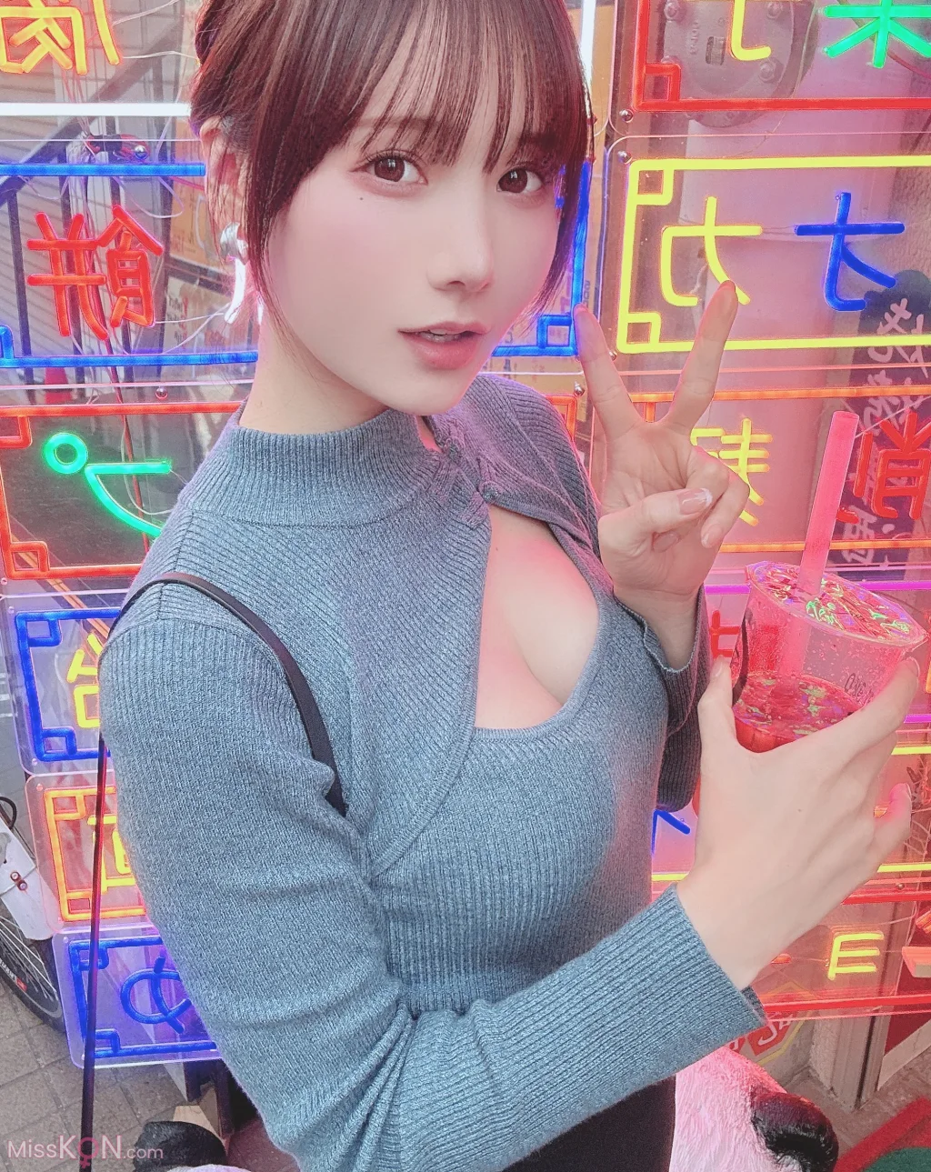 Coser@けん研 (けんけん): Fantia 2023.01 (161 photos + 1 video)