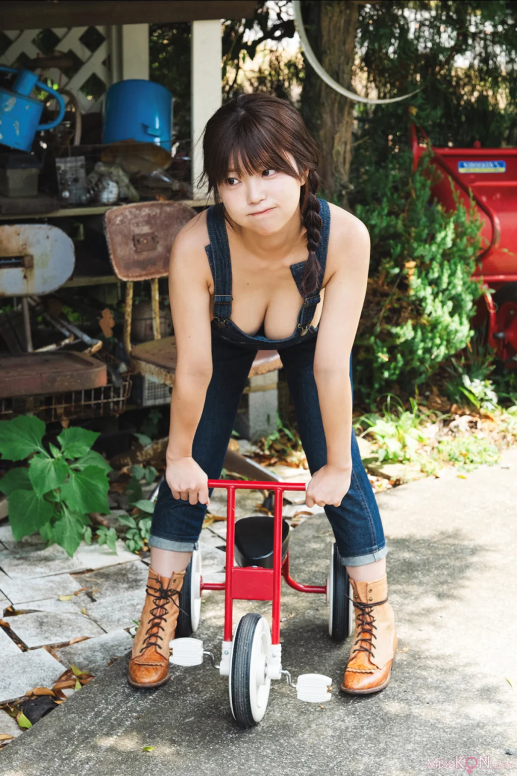 [JP] Sakura Momo (さくらもも): 週プレ＋Weekly No.45-46 夢で終わらせない (13 photos + 1 video)