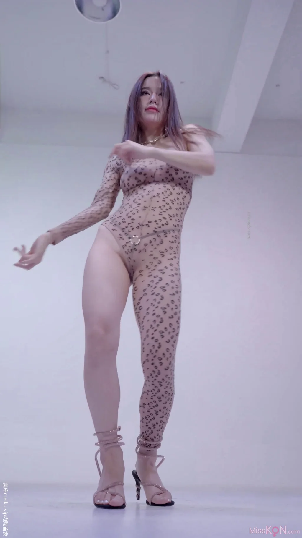 [SPOP] 瑪莎(優莉): 重磅絕版 首次露穴裸舞 4K (Part-C) (34 photos + 4 videos)