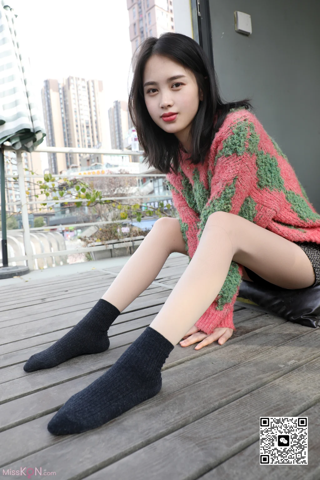 [MZSOCK爱美足] No.305: 雨沫 (125 photos) – Page 2