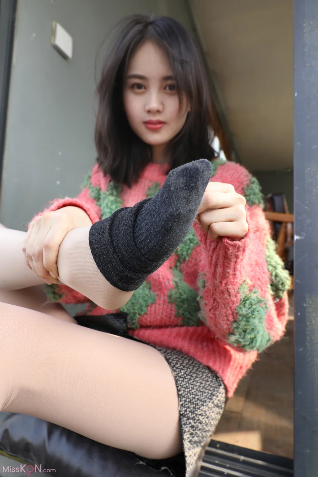 [MZSOCK爱美足] No.305: 雨沫 (125 photos) – Page 2