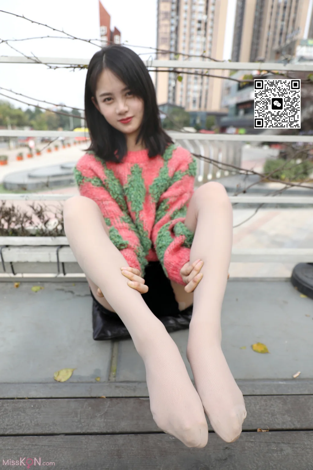 [MZSOCK爱美足] No.305: 雨沫 (125 photos) – Page 2