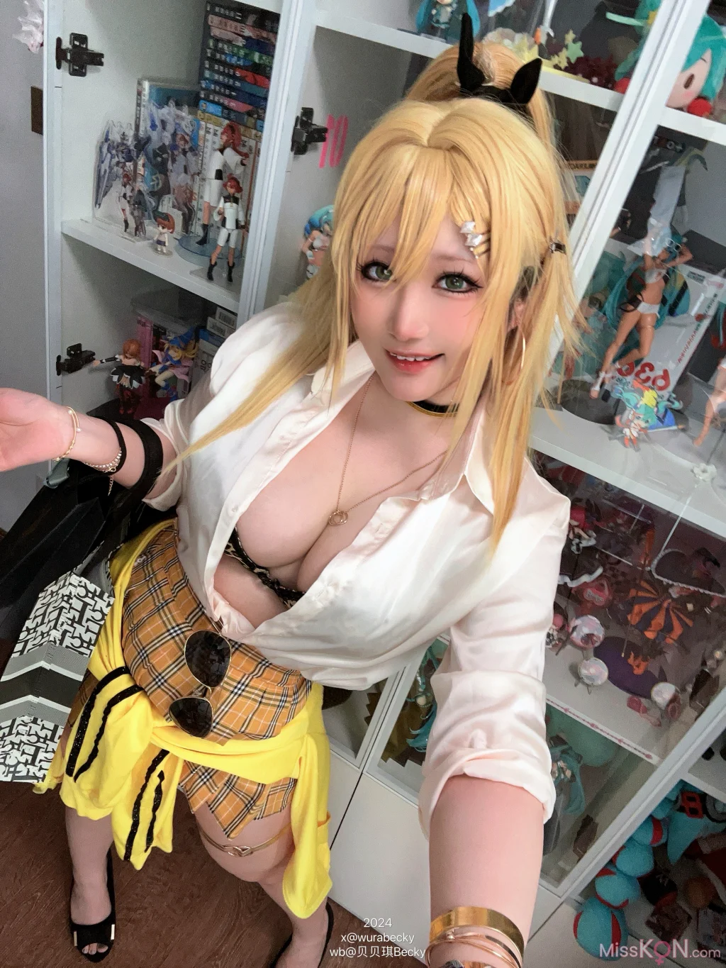Coser@贝贝琪Becky: NIKKE 胜利的女神 (40 photos)