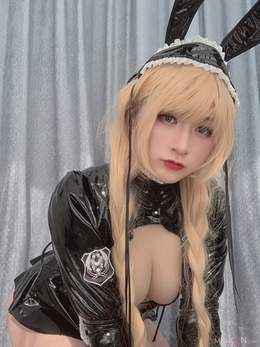 Coser@Zyra秋: 黑色兔子 (26 photos + 5 videos)
