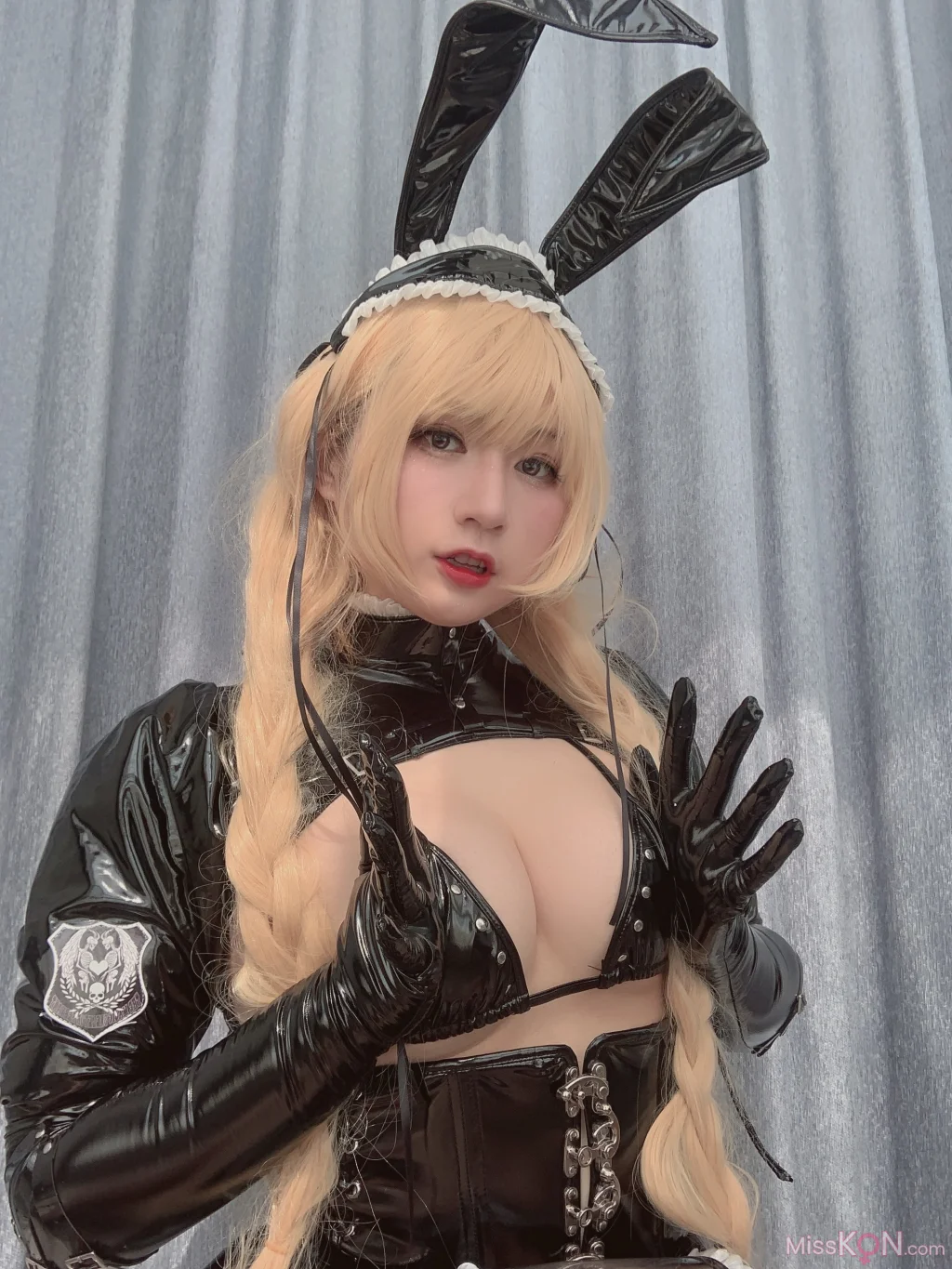 Coser@Zyra秋: 黑色兔子 (26 photos + 5 videos)