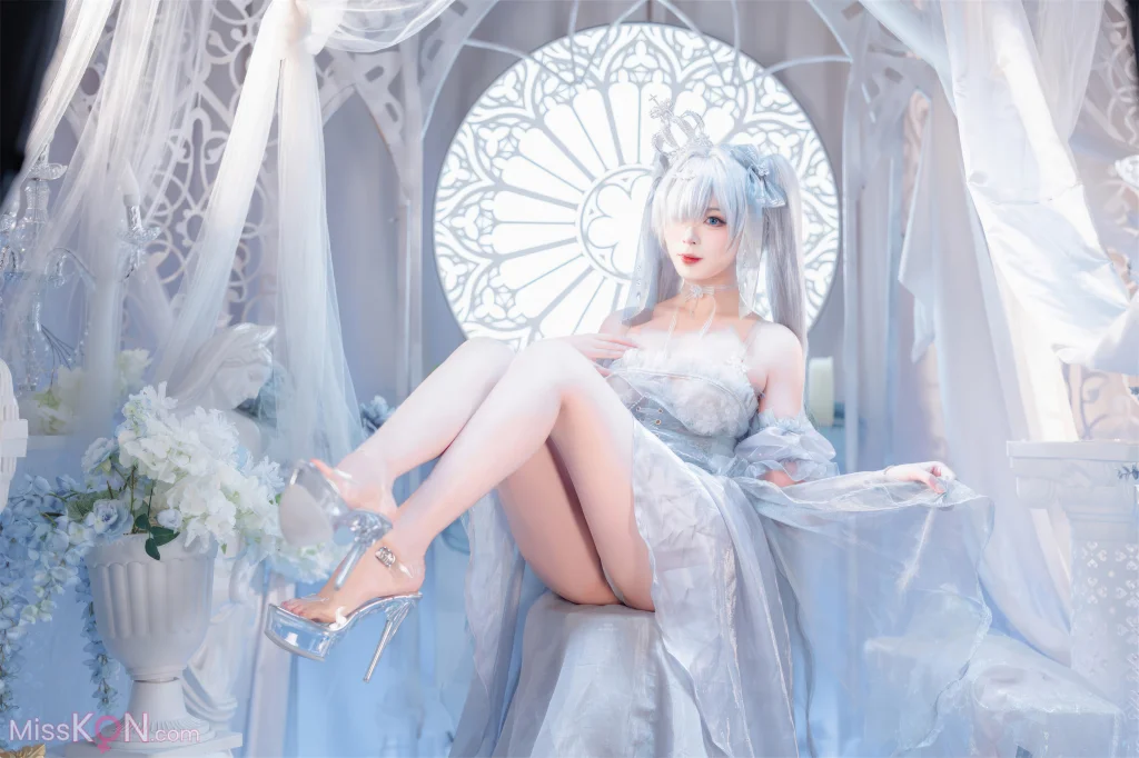 Coser@轩萧学姐: Nikke胜利女神 灰姑娘·水晶公主 (40 photos)