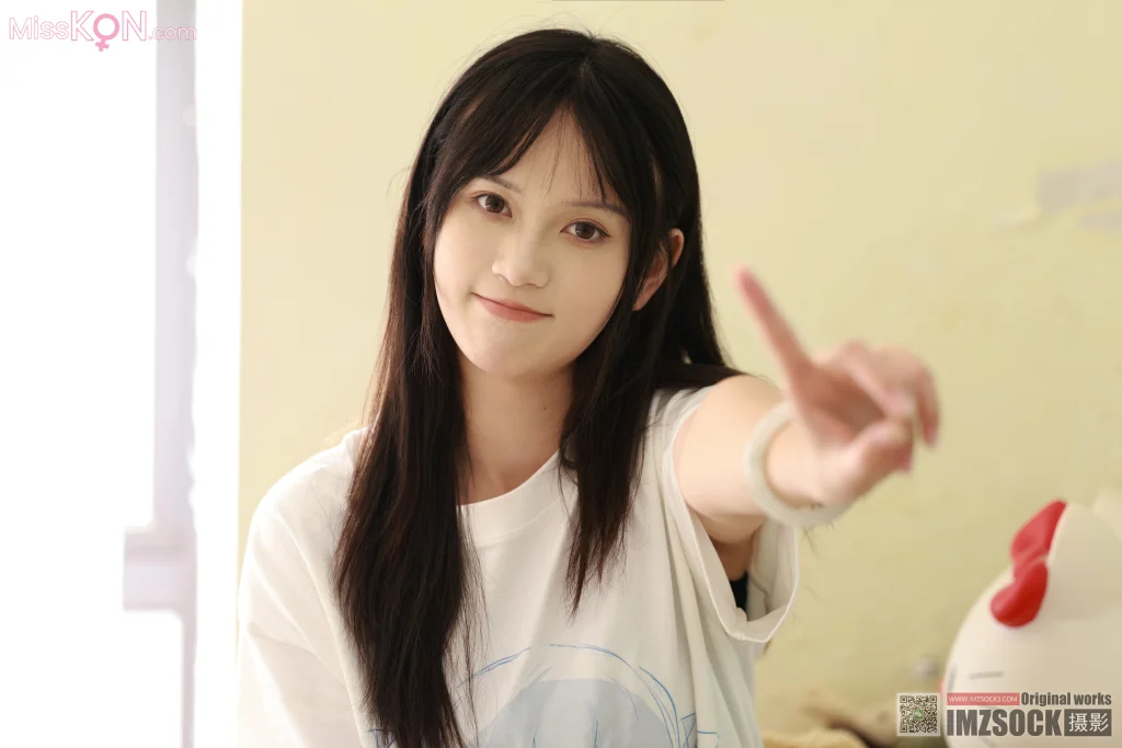 [MZSOCK爱美足] No.310: 梦瑶 (144 photos + 1 video)