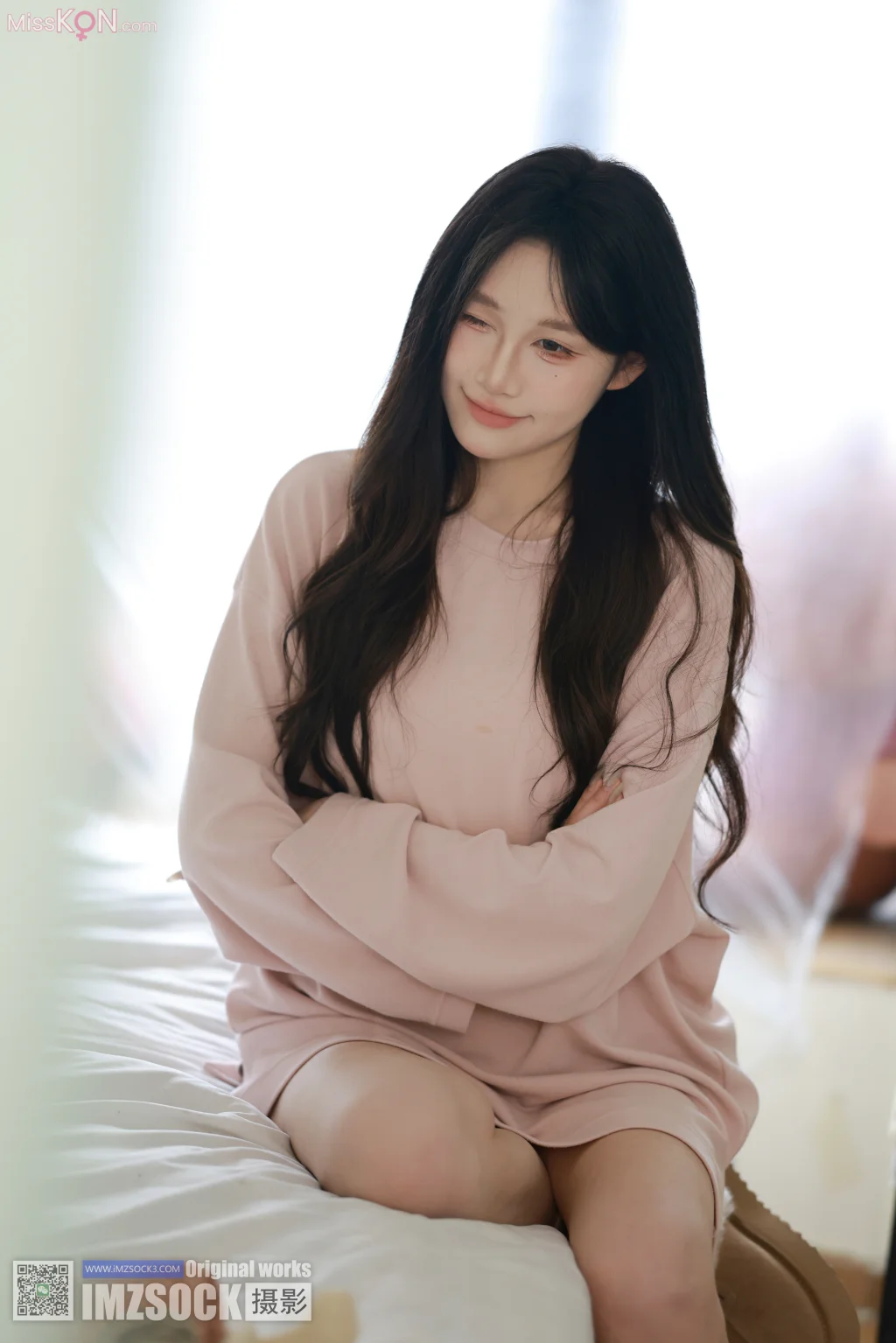 [MZSOCK爱美足] No.311: 妍妍 (112 photos + 1 video)