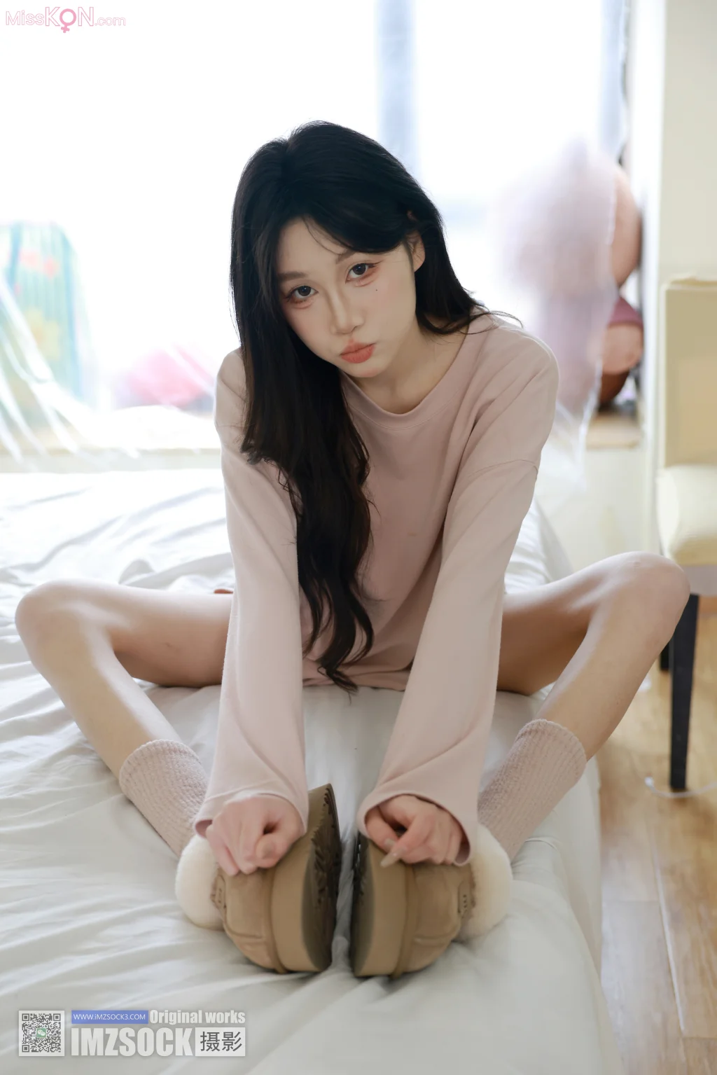 [MZSOCK爱美足] No.311: 妍妍 (112 photos + 1 video) – Page 2
