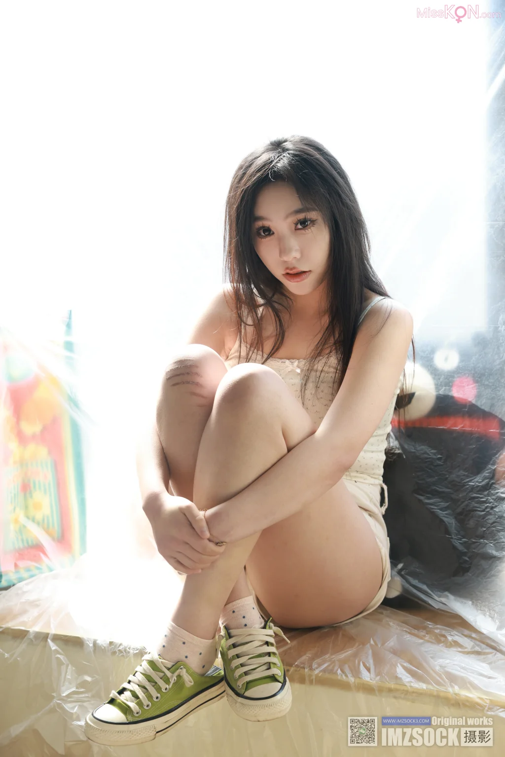 [MZSOCK爱美足] No.312: 维尼 (80 photos + 1 video)