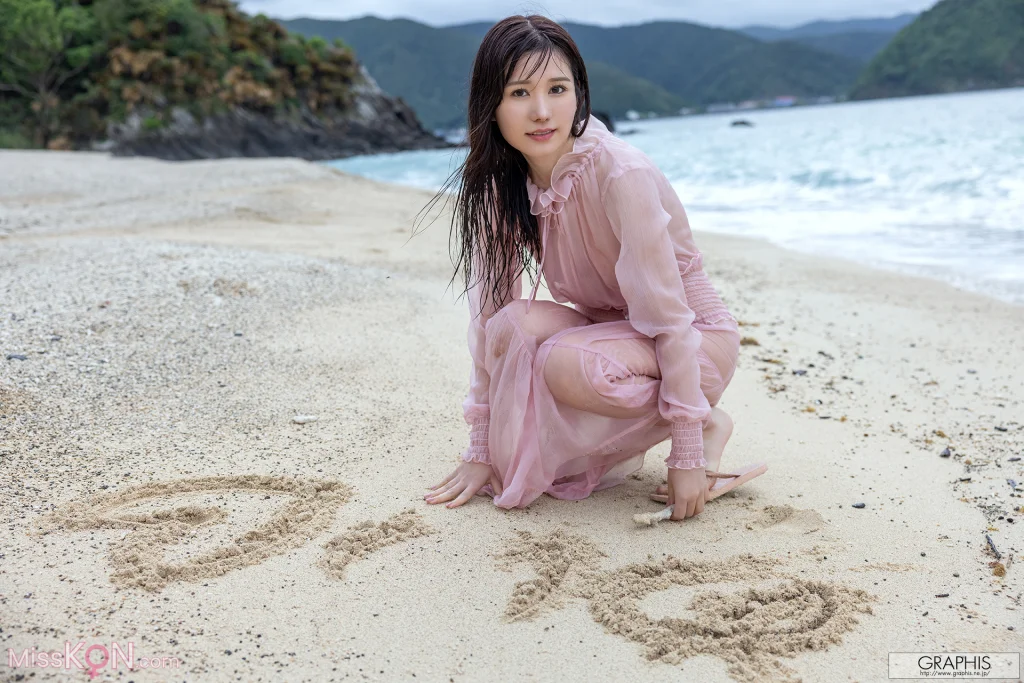 [JP] Mei Itsukaichi (五日市芽依): [Graphis] SUMMER SPECIAL 2025 Vacation Vol.6+7+8 (60 photos) – Page 2