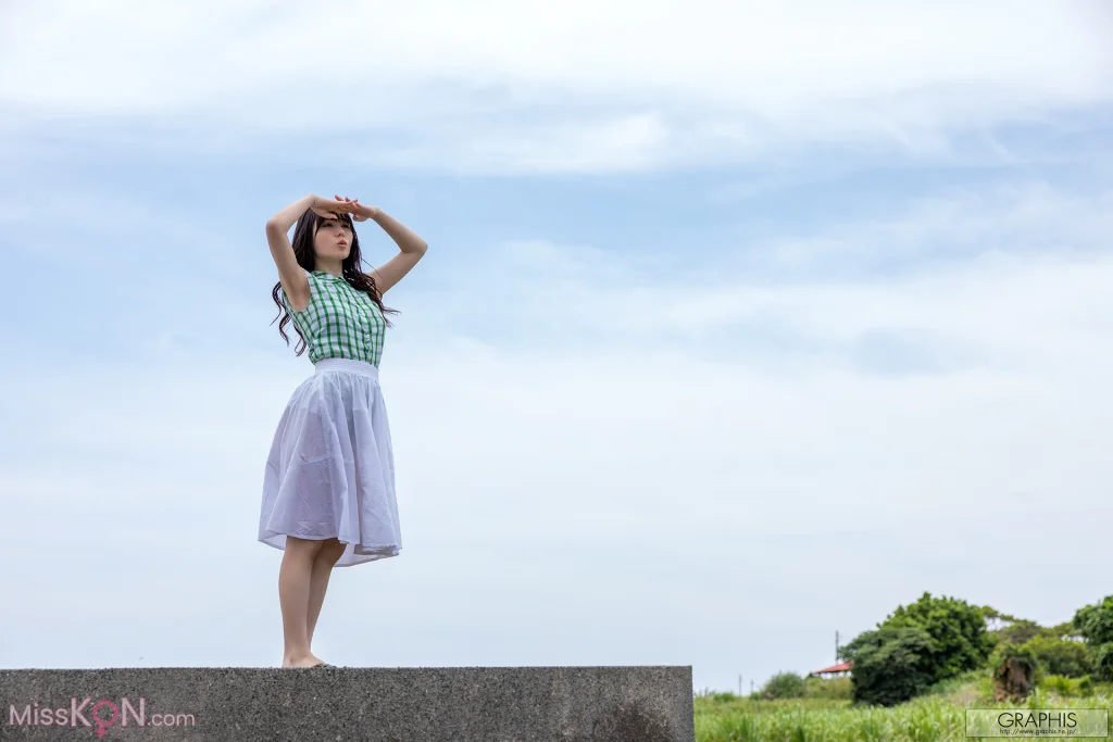 [JP] Mei Itsukaichi (五日市芽依): [Graphis] SUMMER SPECIAL 2025 Vacation Vol.6+7+8 (60 photos) – Page 4