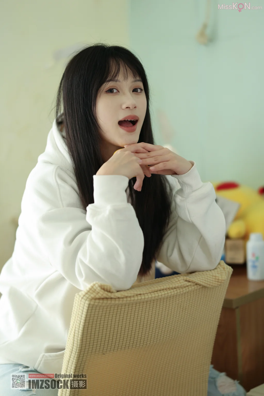 [MZSOCK爱美足] No.314: 梦瑶 (103 photos + 1 video)