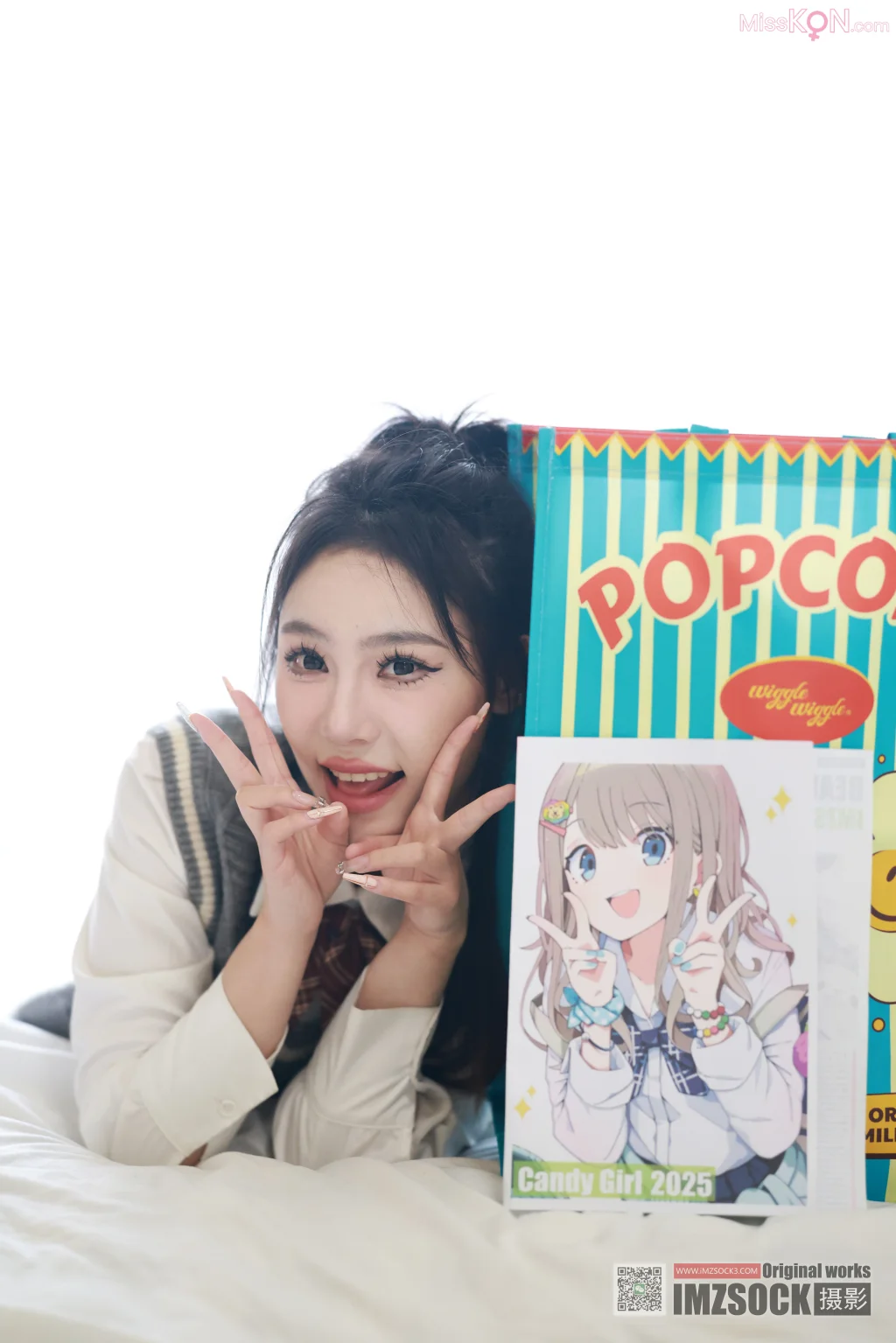 [MZSOCK爱美足] No.315: 维尼 (124 photos + 1 video)