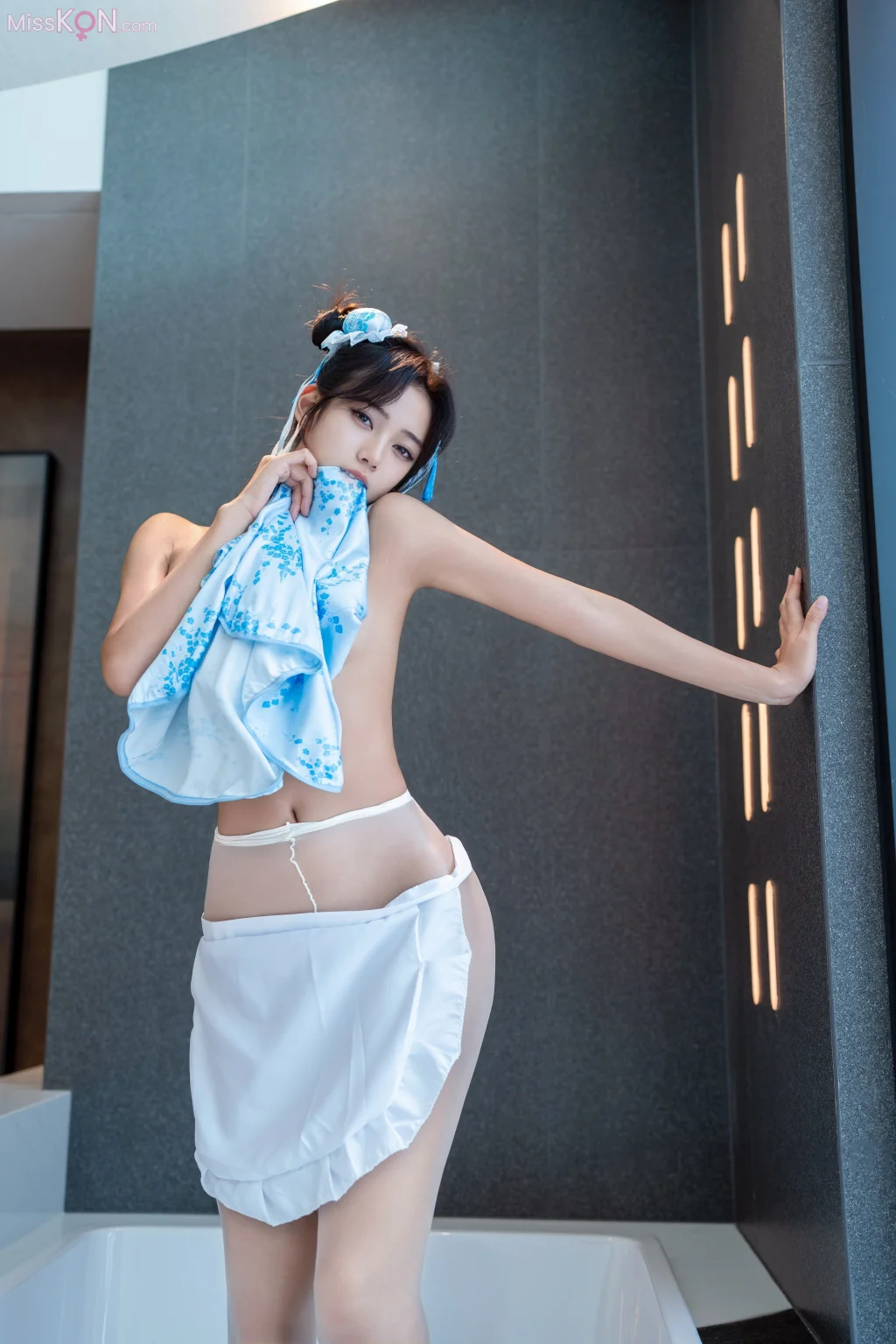 [XR Uncensored] 时安安: R18 秀人网模特 春丽青花瓷 (90 photos) – Page 2