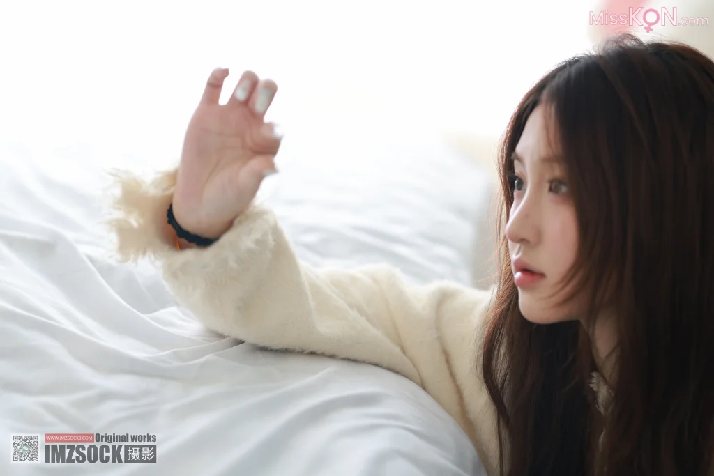 [MZSOCK爱美足] No.317: 萌萌 (95 photos)