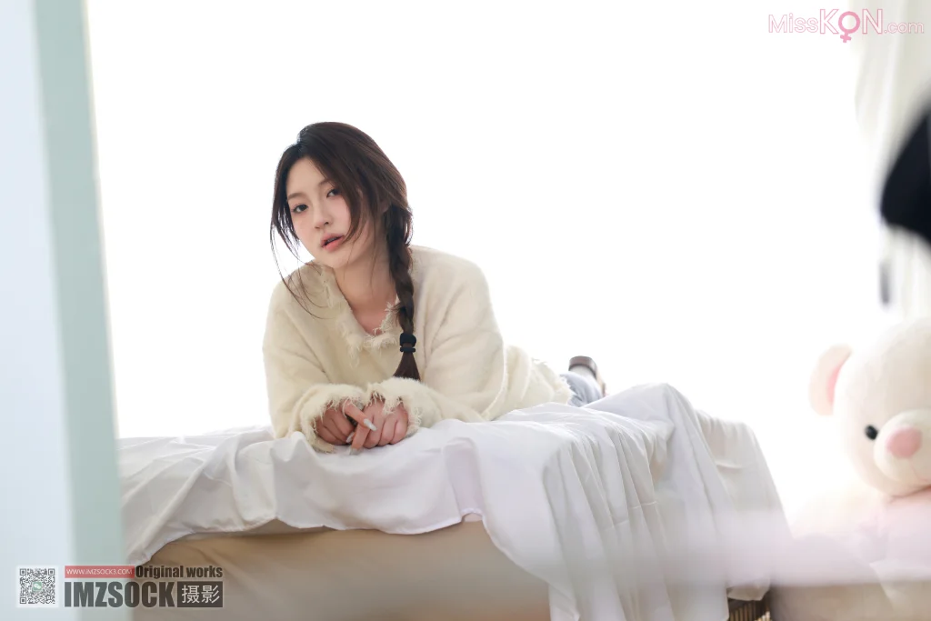 [MZSOCK爱美足] No.317: 萌萌 (95 photos)