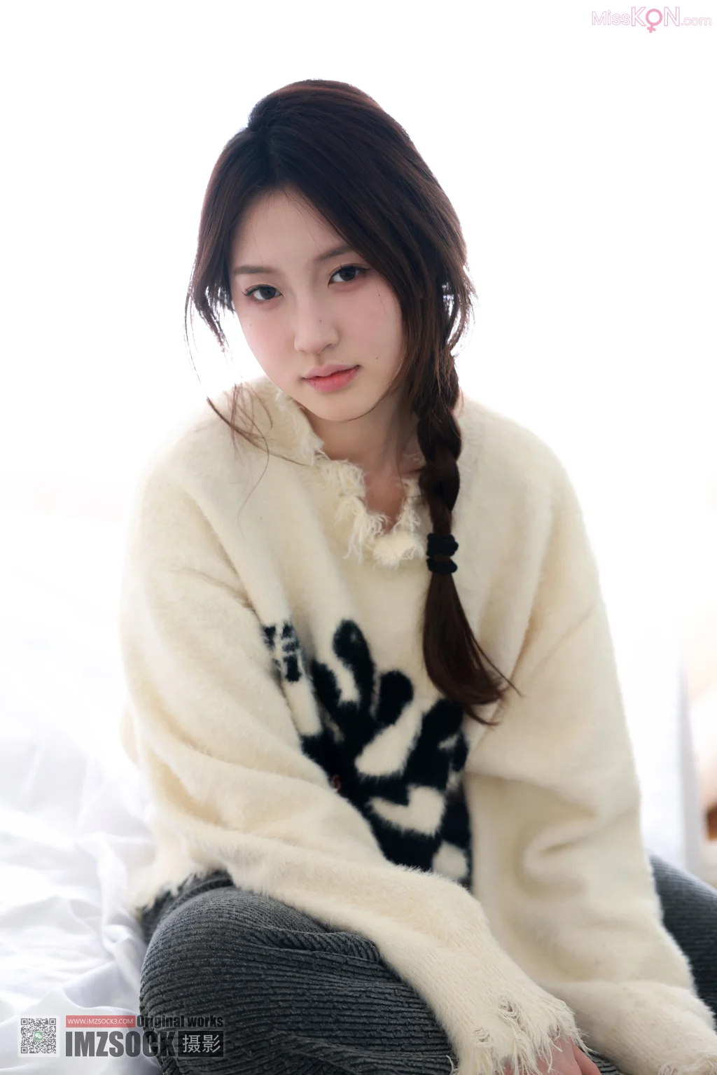 [MZSOCK爱美足] No.317: 萌萌 (95 photos)