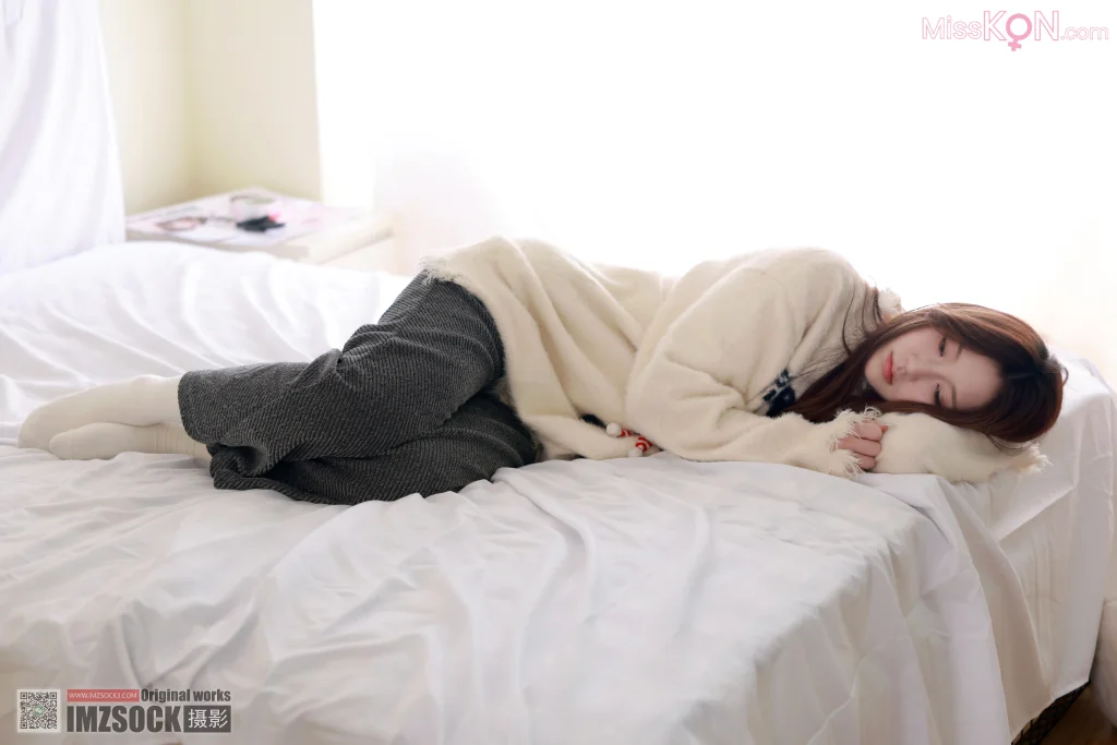 [MZSOCK爱美足] No.317: 萌萌 (95 photos) – Page 2