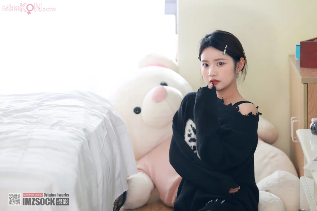 [MZSOCK爱美足] No.318: 小点心 (115 photos + 1 video)