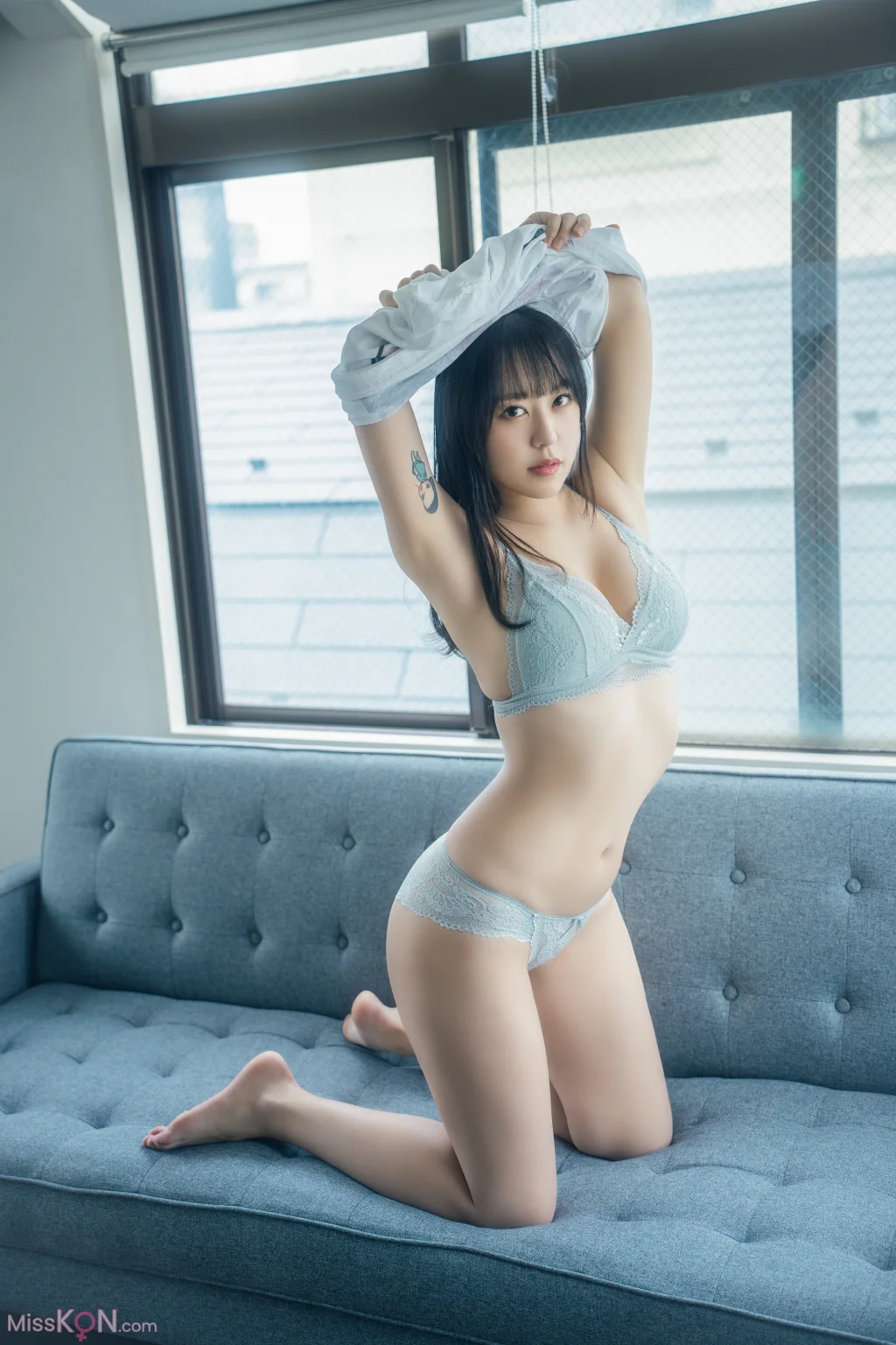Mina Pochico (音羽美奈): First Photobook (97 photos)