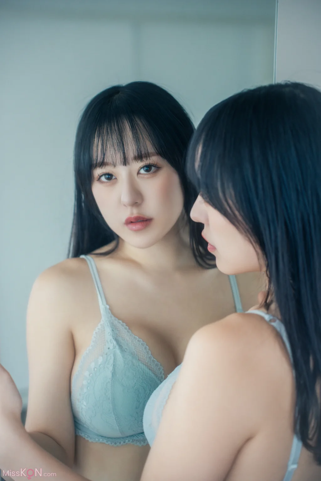 Mina Pochico (音羽美奈): First Photobook (97 photos)