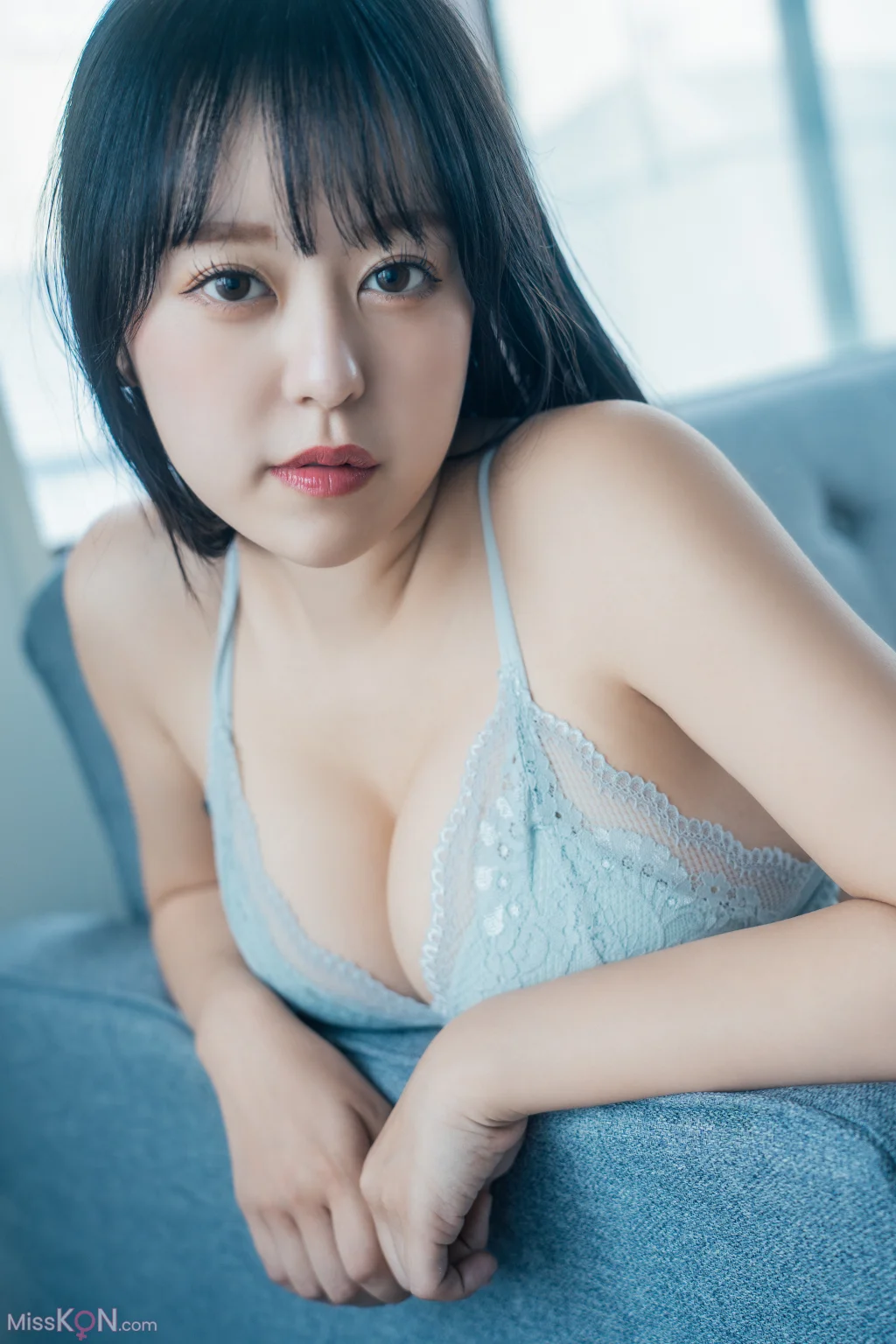 Mina Pochico (音羽美奈): First Photobook (97 photos)