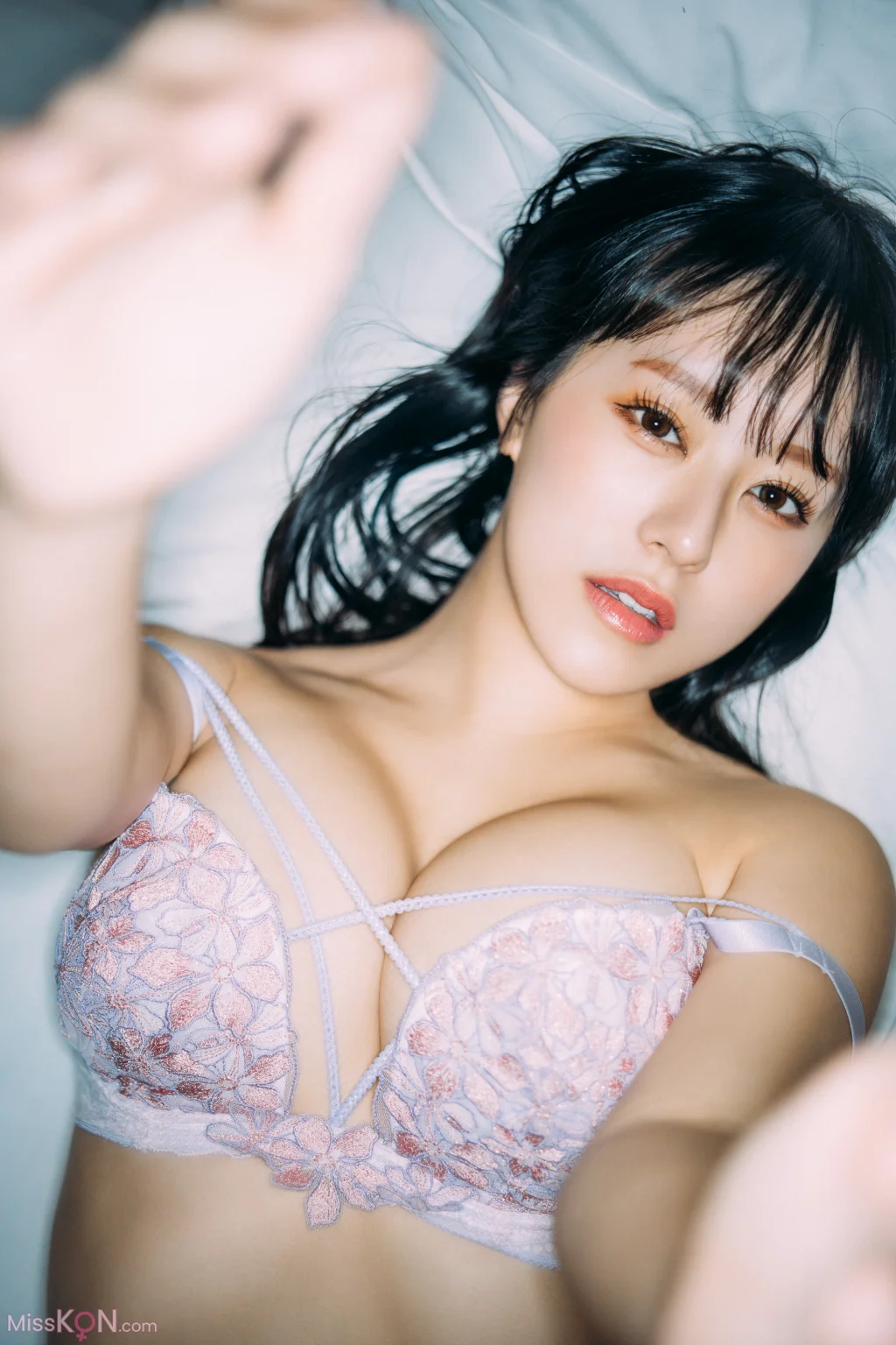 Mina Pochico (音羽美奈): First Photobook (97 photos) – Page 3