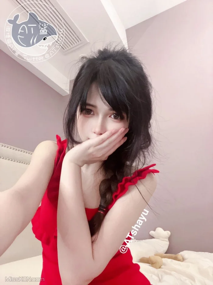 Coser@AT鲨: 小红裙 (60 photos)