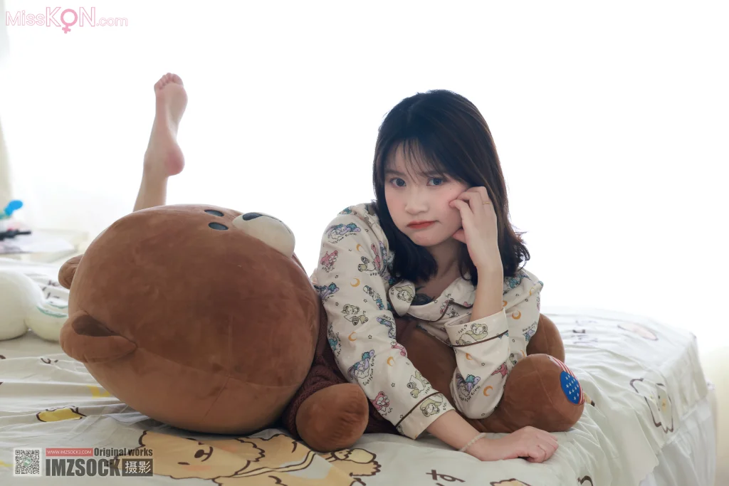 [MZSOCK爱美足] No.319: 小点心 (122 photos + 1 video)