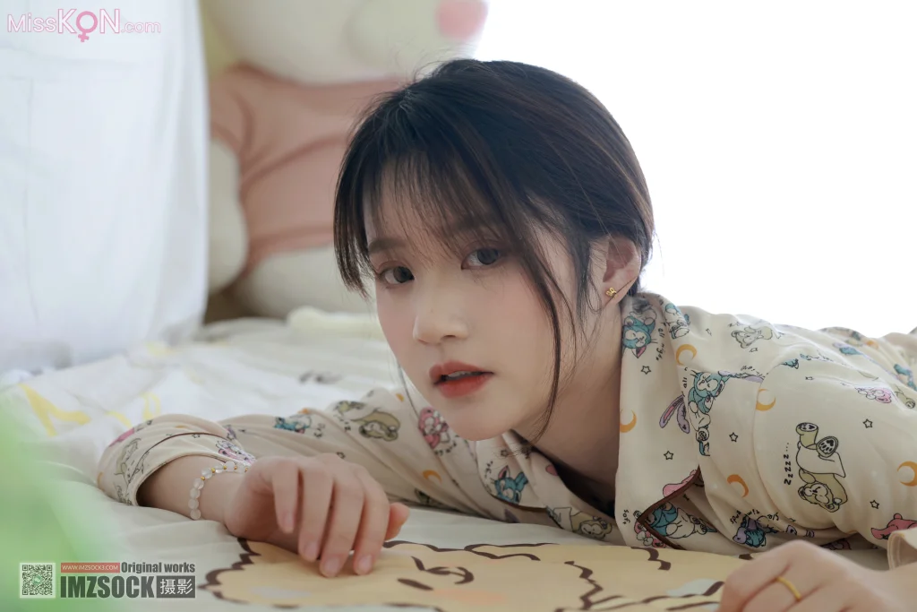 [MZSOCK爱美足] No.319: 小点心 (122 photos + 1 video)