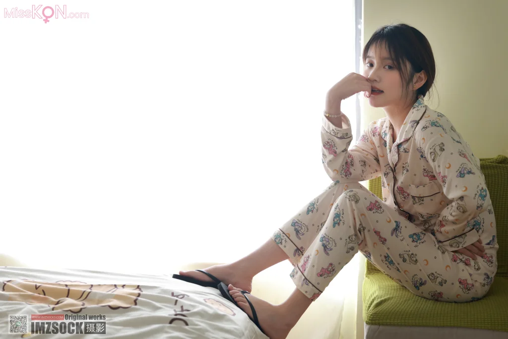 [MZSOCK爱美足] No.319: 小点心 (122 photos + 1 video) – Page 2