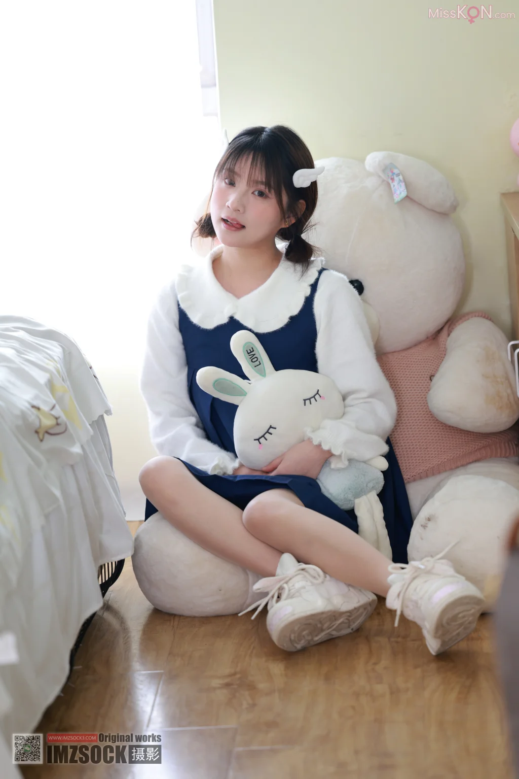 [MZSOCK爱美足] No.320: 小点心 (115 photos)