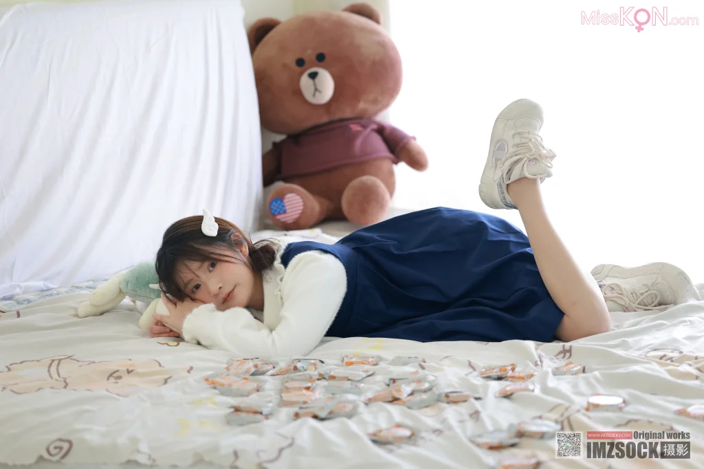 [MZSOCK爱美足] No.320: 小点心 (115 photos)