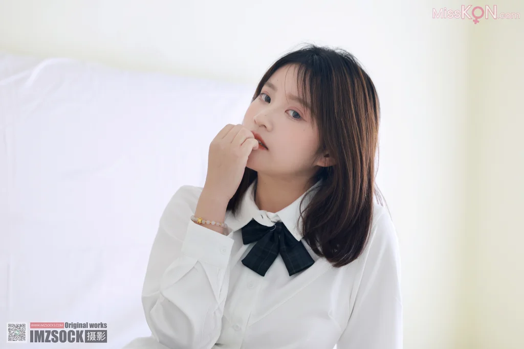 [MZSOCK爱美足] No.321: 小点心 (120 photos + 1 video)
