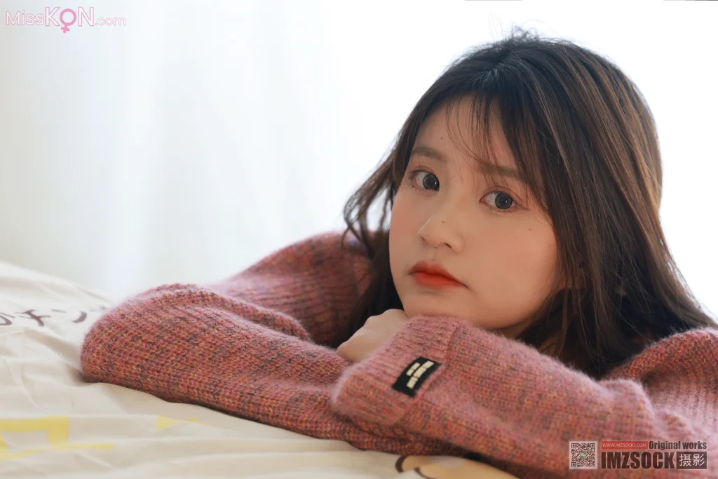 [MZSOCK爱美足] No.323: 小点心 (107 photos + 1 video)