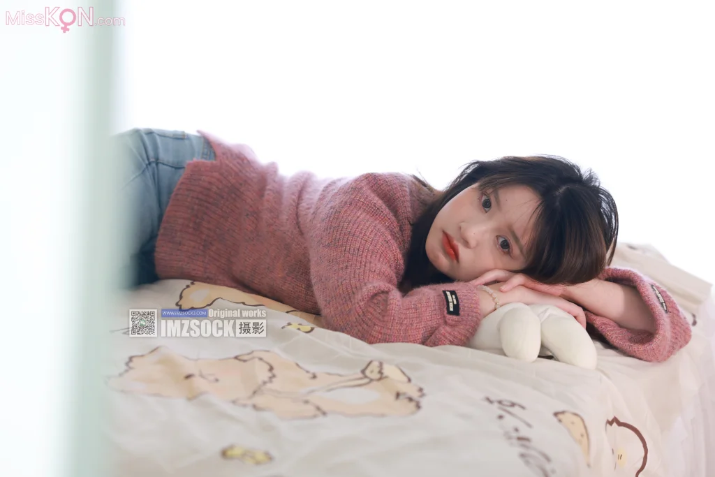 [MZSOCK爱美足] No.323: 小点心 (107 photos + 1 video)
