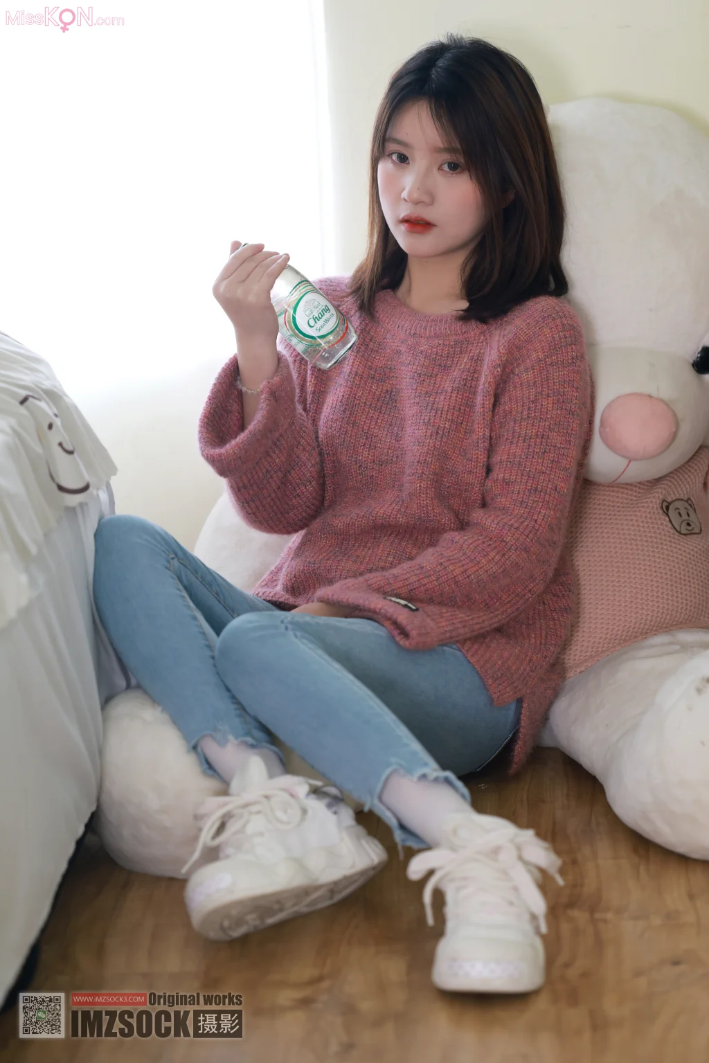 [MZSOCK爱美足] No.323: 小点心 (107 photos + 1 video)