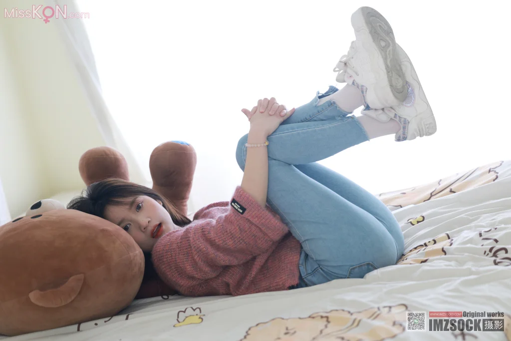 [MZSOCK爱美足] No.323: 小点心 (107 photos + 1 video)