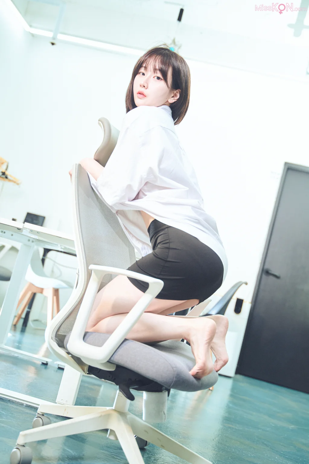 YeonJju: Office Final (70 photos + 1 video) – Page 3