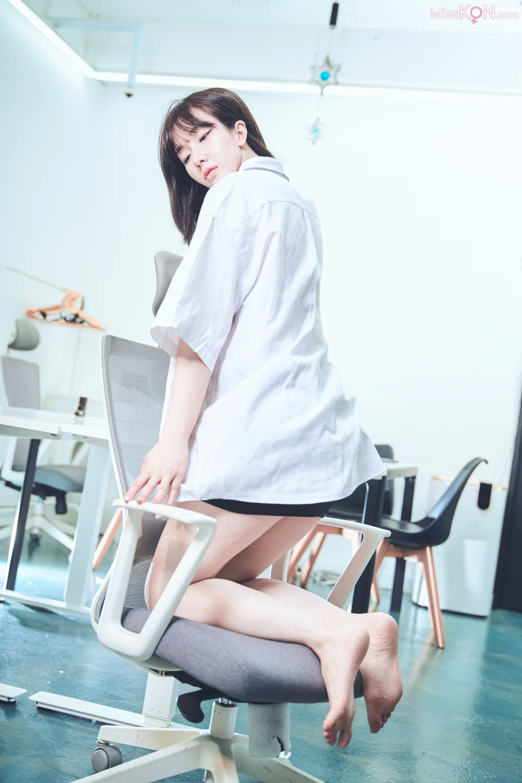 YeonJju: Office Final (70 photos + 1 video) – Page 3