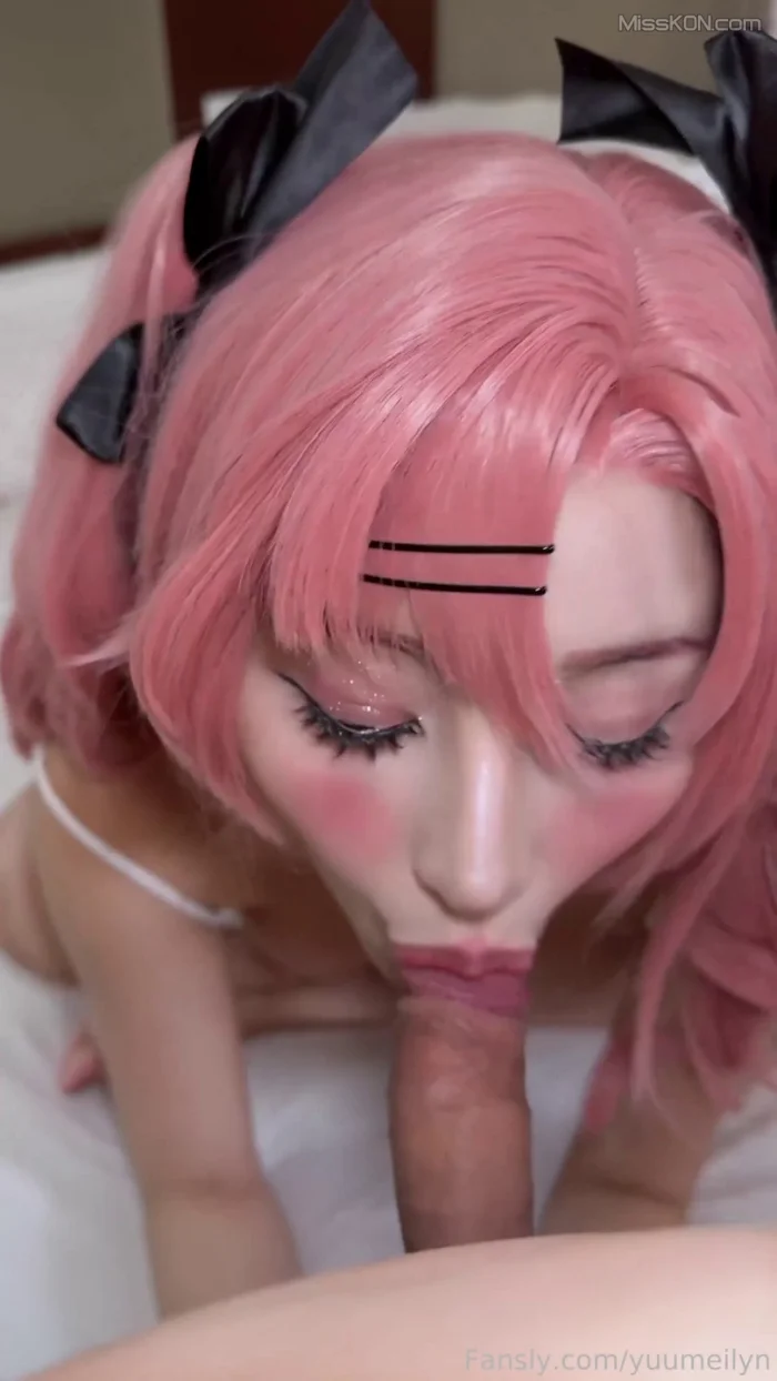 Coser@linhi_cute (yuumeilyn): 超甜丰满白嫩女神 极品阿黑颜 (21 photos + 1 video)