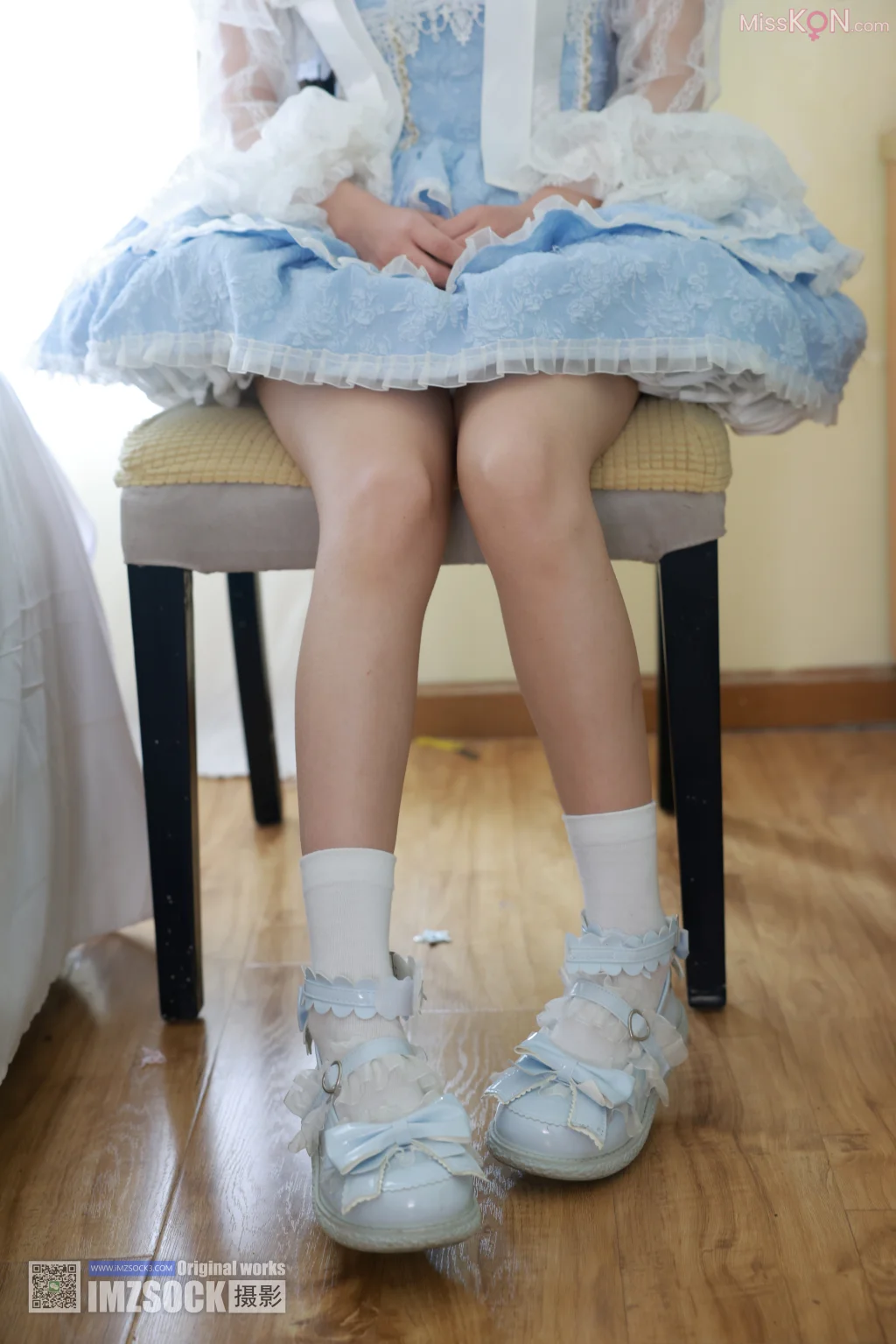 [MZSOCK爱美足] No.325: 可心 (108 photos)