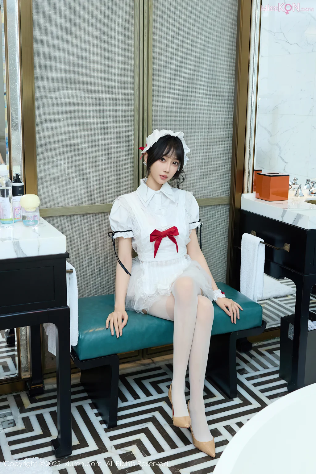 XIUREN No.10827: 玥儿玥er (65 photos)
