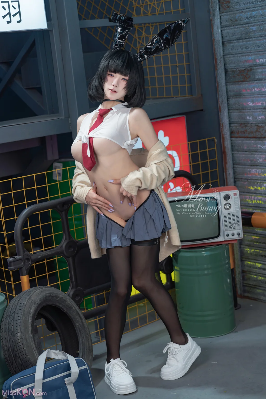 Coser@黏黏团子兔: 10月作品『賽博逆JK』提线木偶 (87 photos + 3 videos)