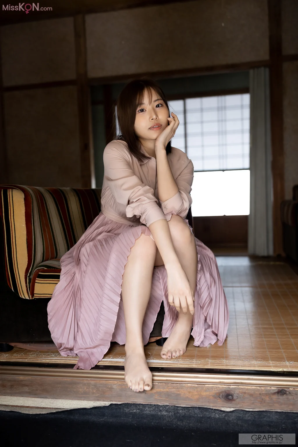[JP] Ai Hongo (本郷愛): [Graphis] Gals Emotional Vol.1-7 (145 photos)