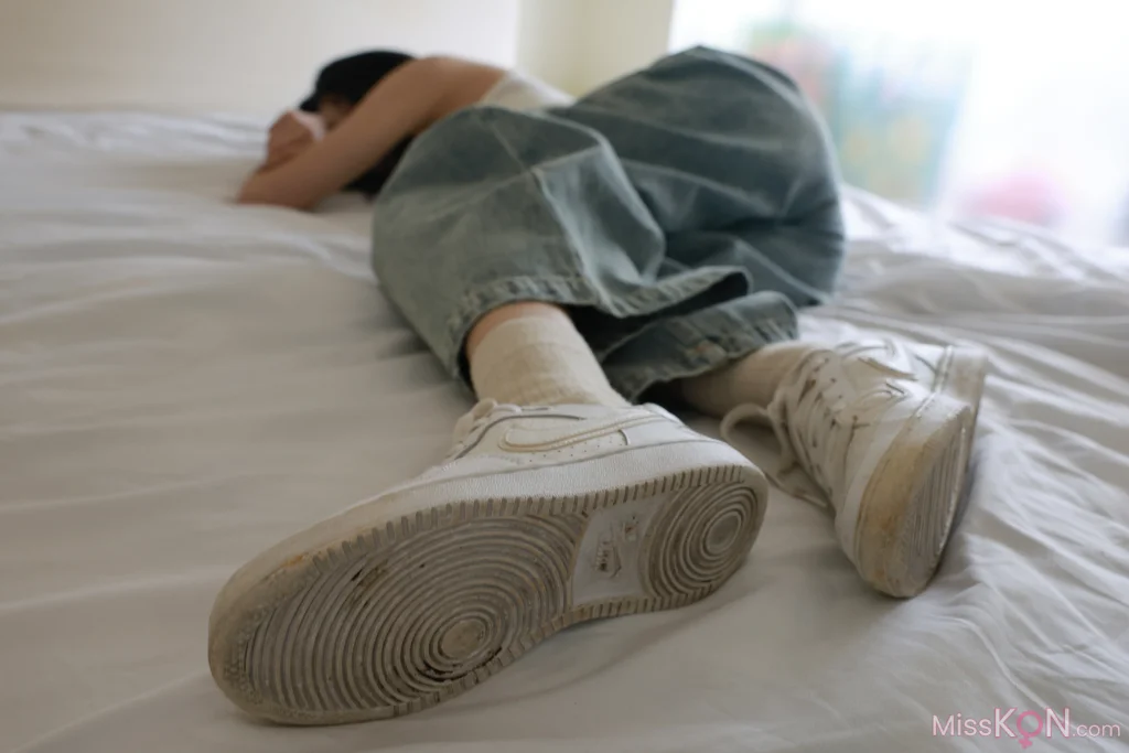 [MZSOCK爱美足] No.326: 妍妍 (90 photos + 1 video)