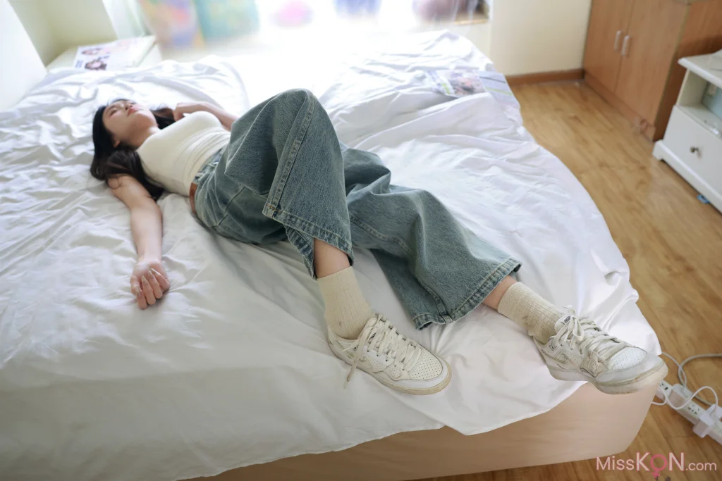 [MZSOCK爱美足] No.326: 妍妍 (90 photos + 1 video)